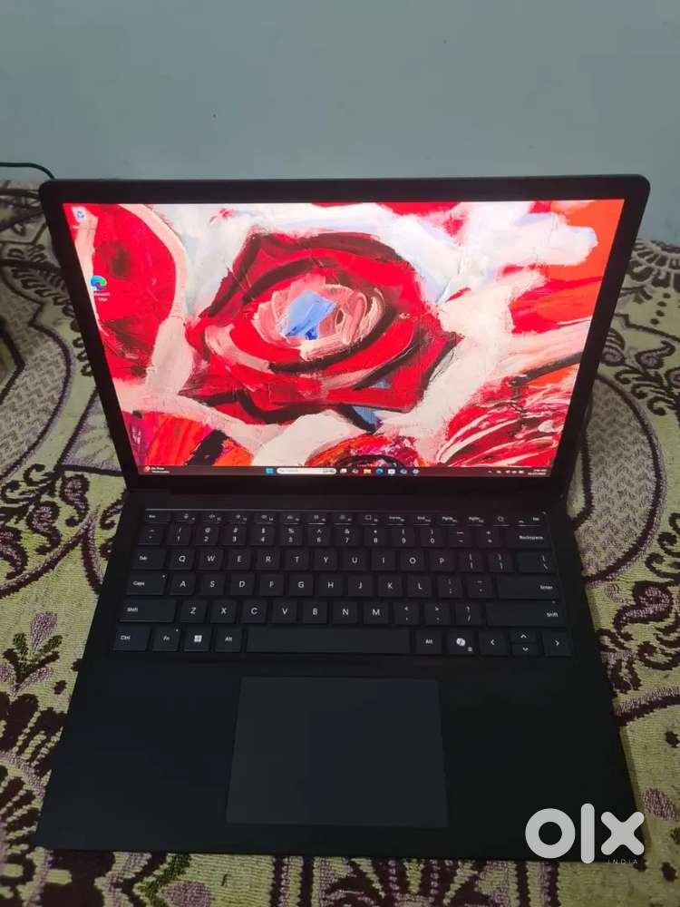 Surface Laptop 16 Core Intel Ultra 7 32GB 1 TB AI Business PC