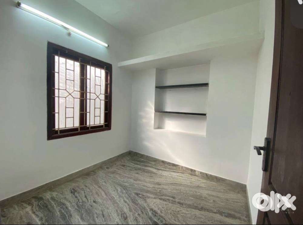 2 bhk house @RS PURAM single only Bachelor Bank staff//Working staff