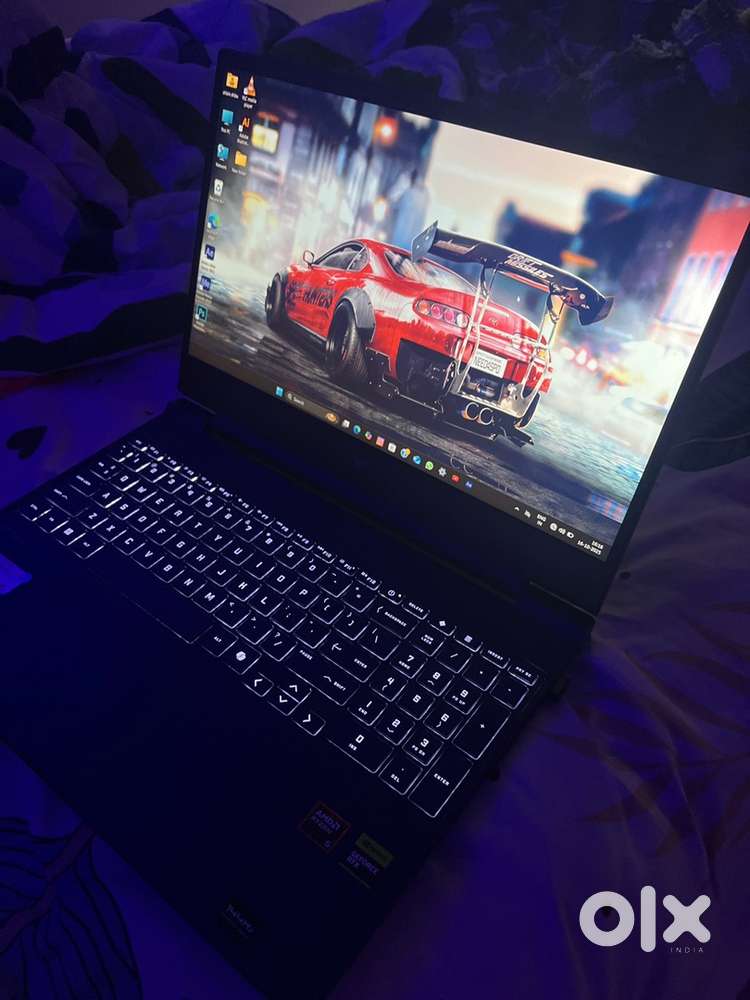 Newly bought laptop selling becoz urgency  of money