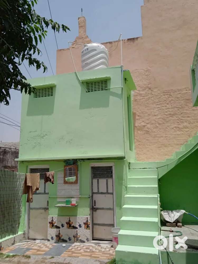 Near prince Hindi medium school, price:- 1500-2500