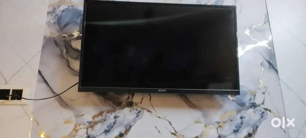 SONY LED TV 32 inch in black colour