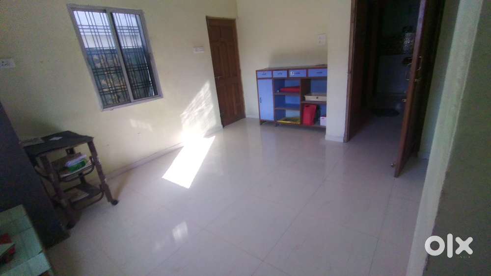Posh room in Trimurti Nagar