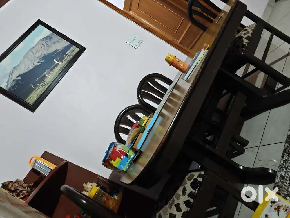 Dinning table with chairs