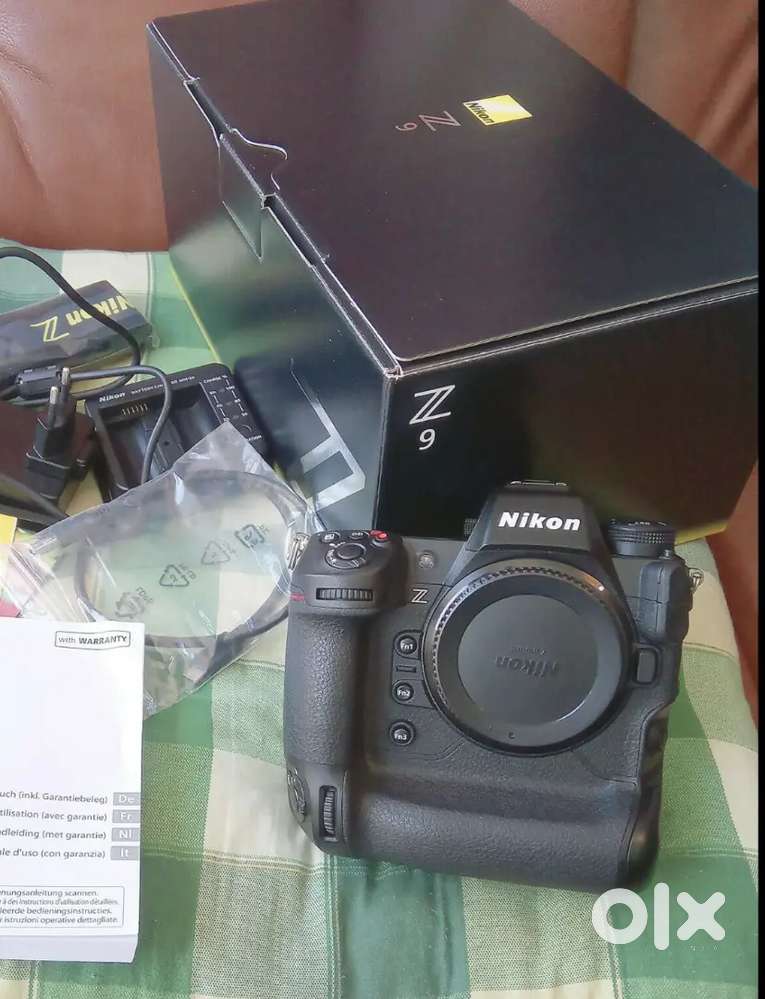 NIKON Z9 Mirrorless Camera 45.7mp Body Black w 2900 Shutter +Extras