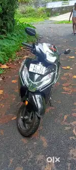 Selling my 2025 Honda Activa 125(disc) in excellent condition.