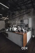 Service staff / captain / waiter