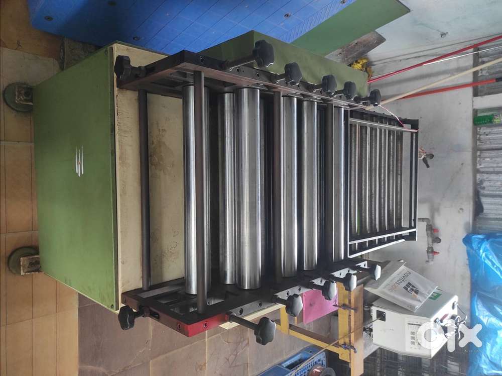 Sheet straightening machine