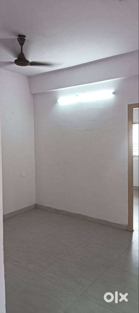 3bhk rent in multistory apartment
