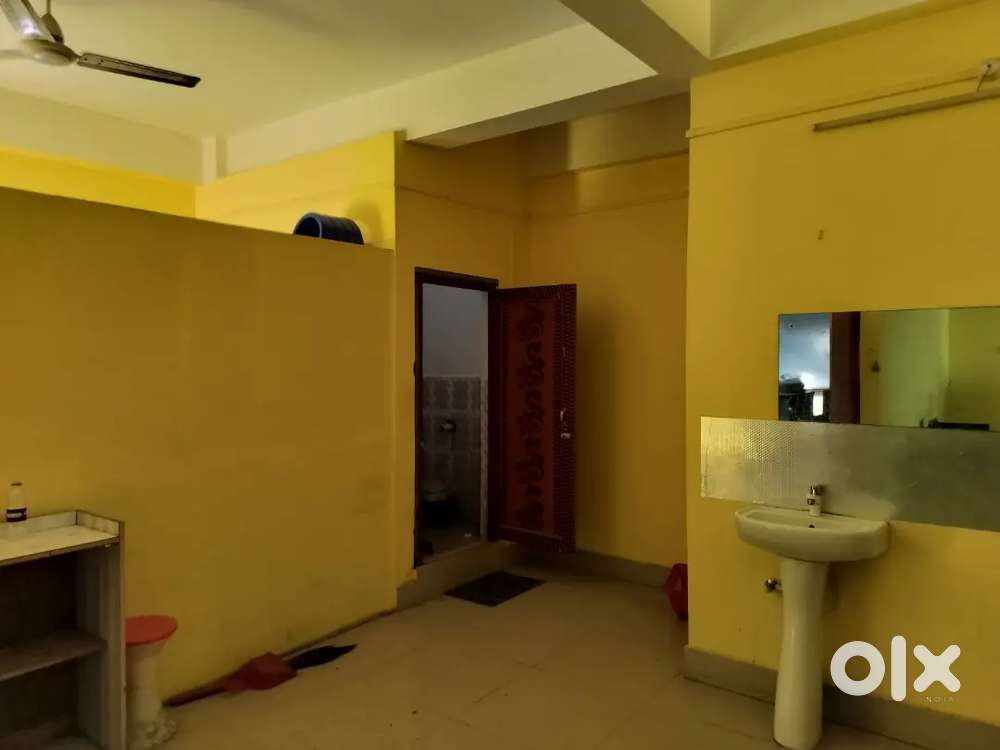 Floor giving on rent for commercial purposes