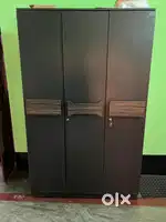 3 door wardrobe