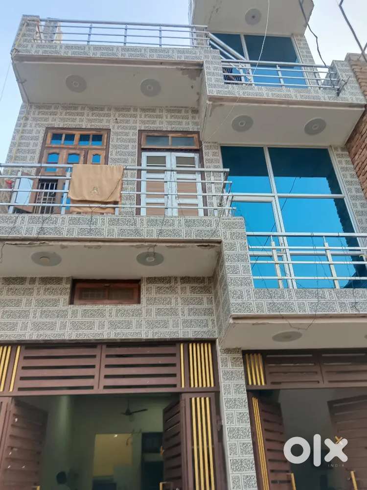 नीचे का पोर्शन है मकान किराए पर देना है