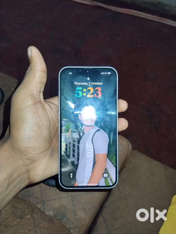 iPhone 13 bikau hai 30000