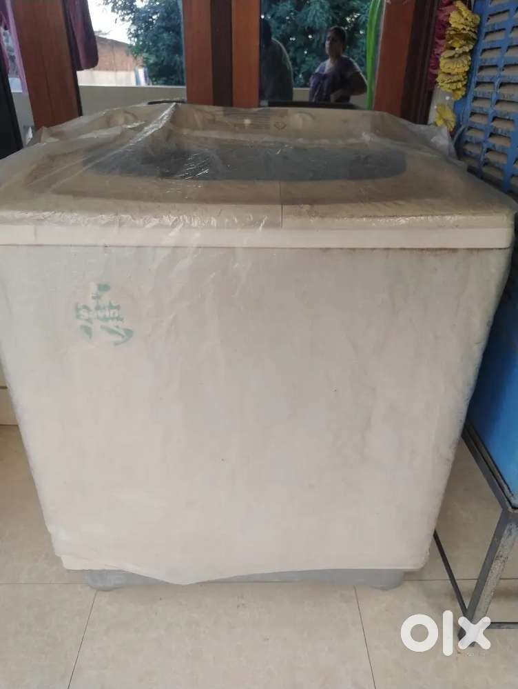 LG semi automatic washing machine