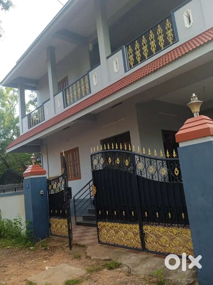 House 1st floor for rent near medical college asaripallam