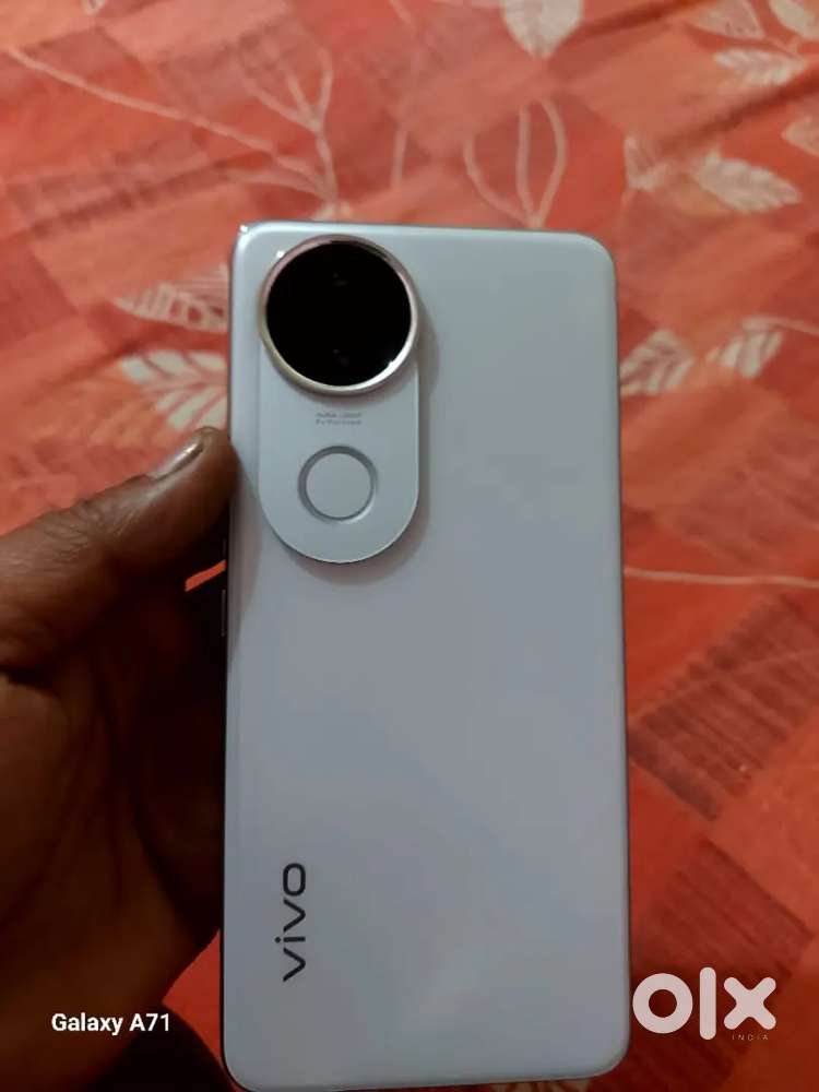 V50e (16 day old ) new phone (8/128)
