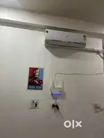 Looking for a working girl room mate in 1RK Sector-15, Gurgaon
