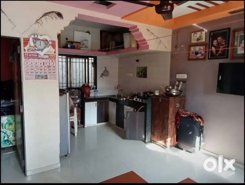 P. D. Malviya પાસે મકાન ભાડે આપવા નુ છે.