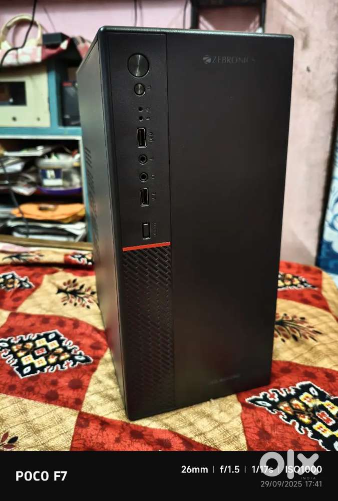 Desktop computer Intel core i3 3rg generation.