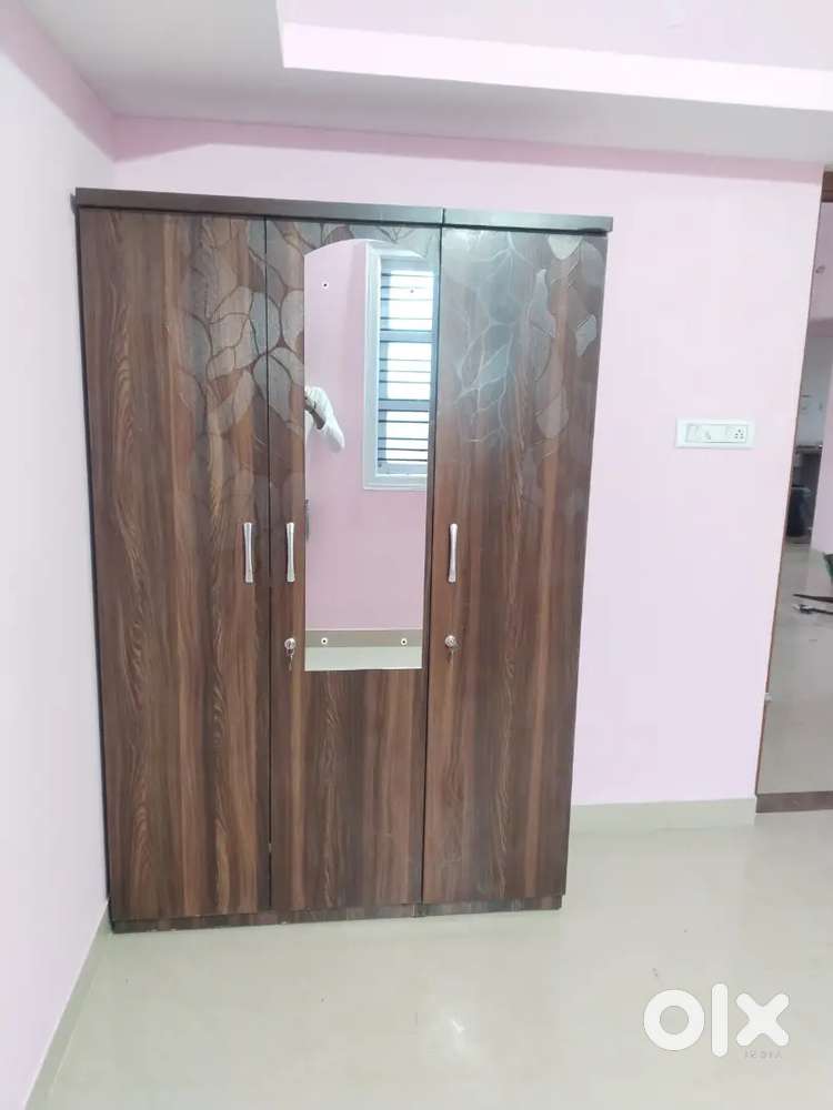 Newly model 3 Door Wardrobe 1+2n