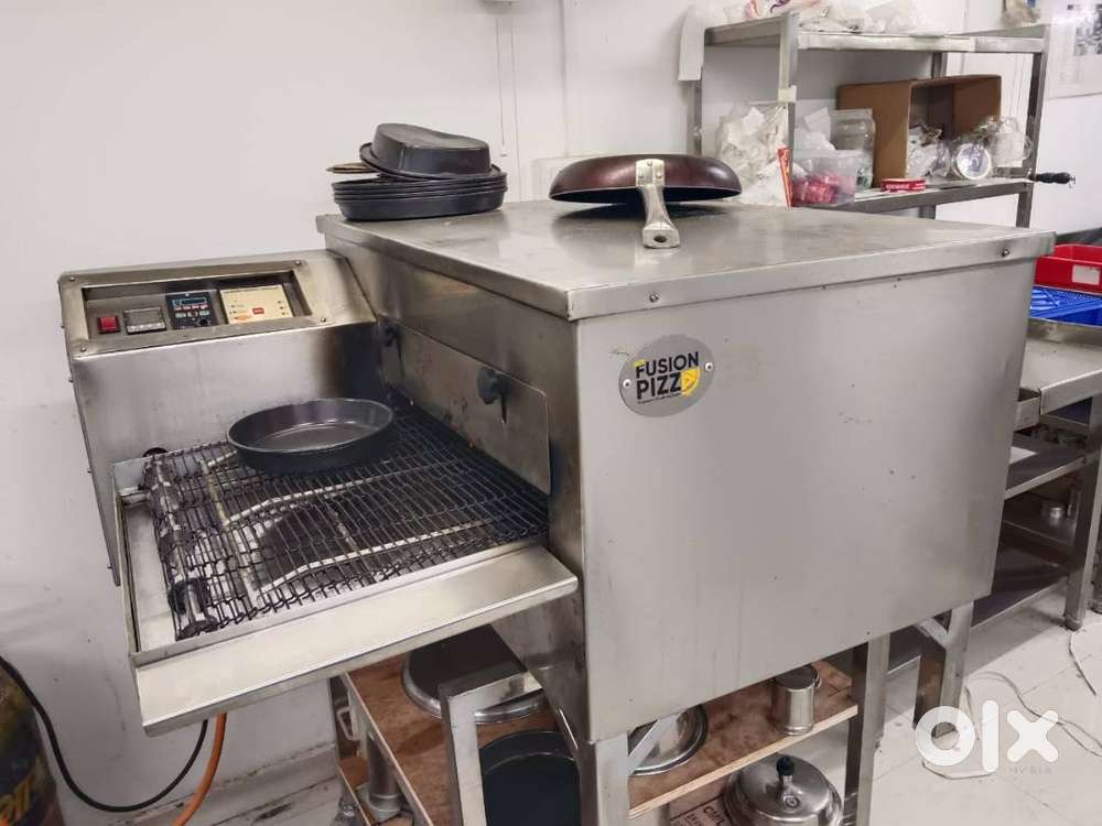 Pizza oven conveyor type