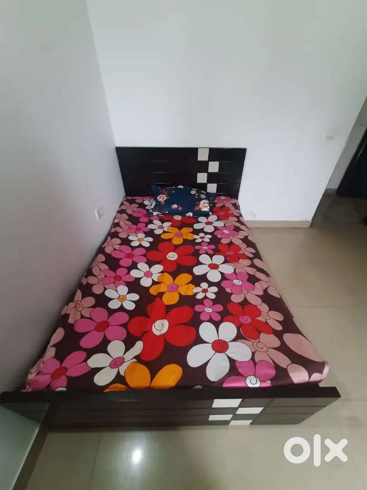 Cot 4×6 size 4250 without box with box 6500