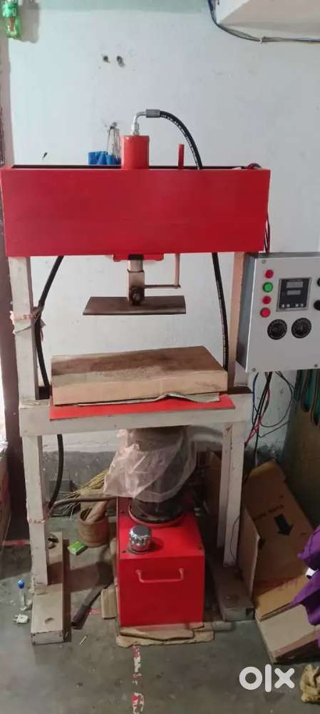 হাওয়াই চপ্পল তৈরি করার মেশিন পাঁচ বছরের ওয়ারেন্টি মোটরের এক বছরের