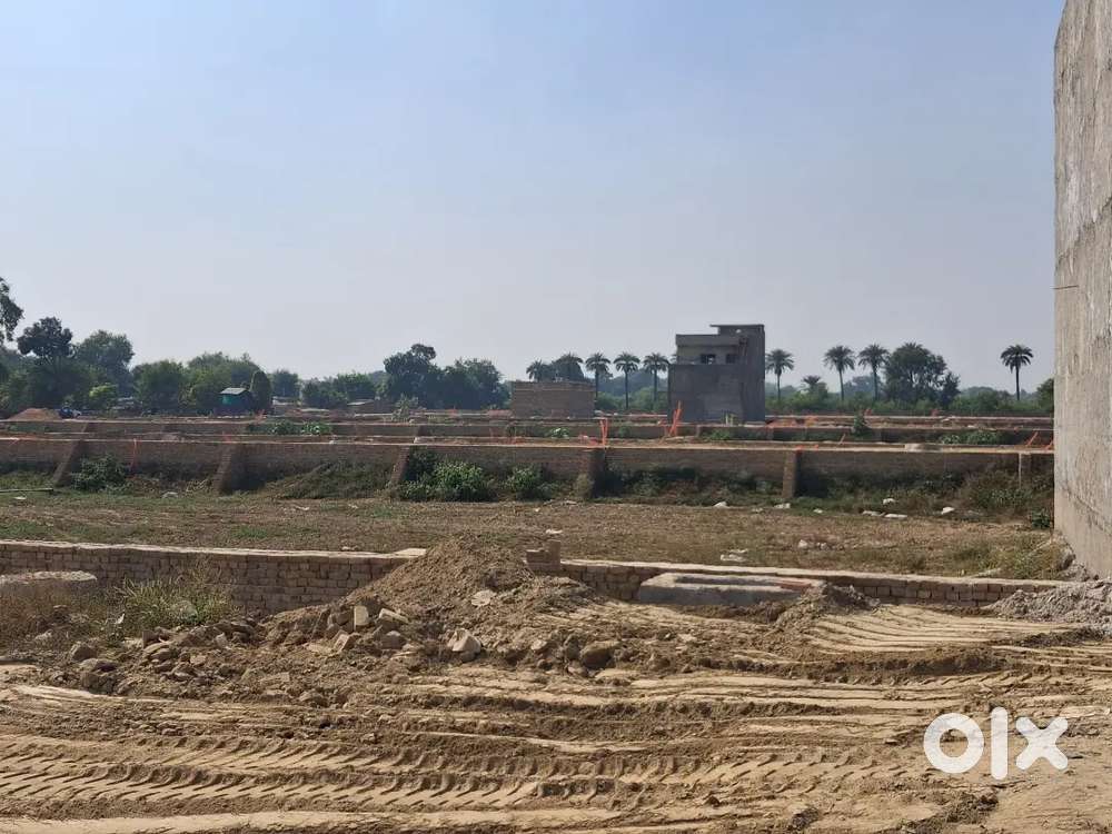 Plot nearby Bus stand