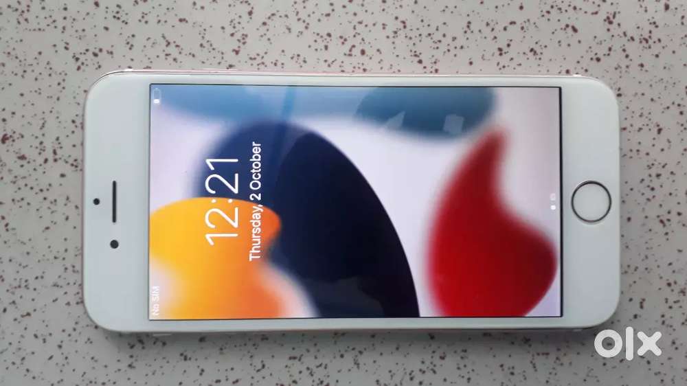 iPhone 6s – Good Condition  With Box & Charger