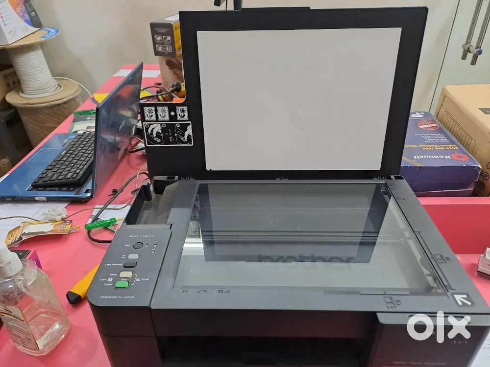 Used Neat and clean color wireless printer Brother t420w