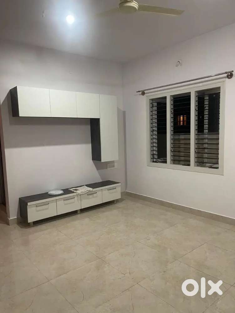 Hebbal 2nd stage house for rent in 1st floor