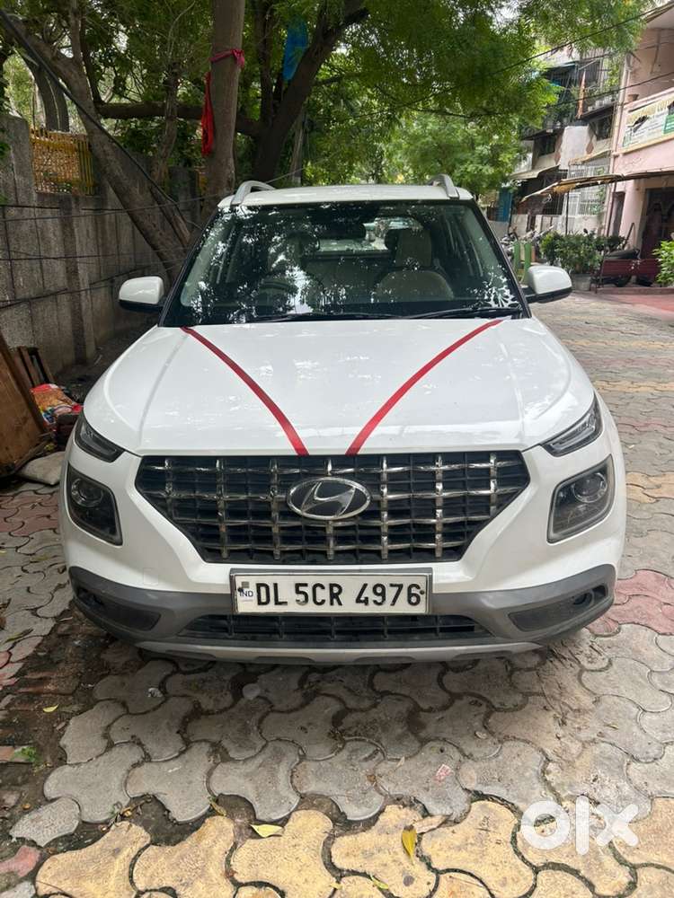 Hyundai Venue 2020 Petrol Well Maintained With Sunroof