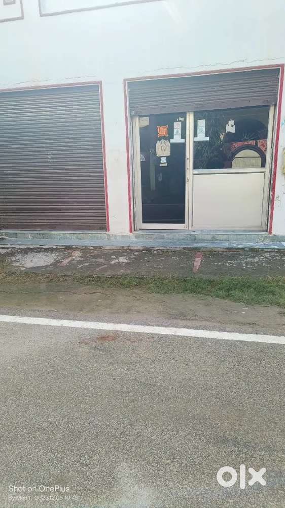 Office purpose shop with aluminium work done