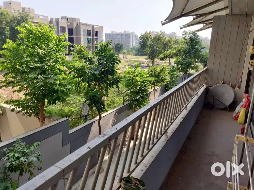 Available 3 bhk rent Prime location