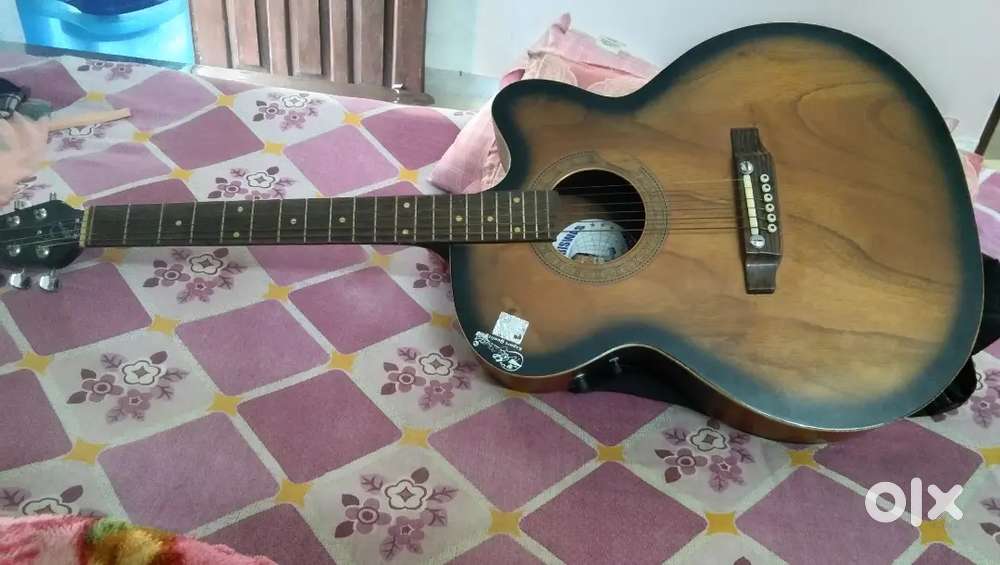 Guiter [playing condition]. New beginners der jonno khub e valo.
