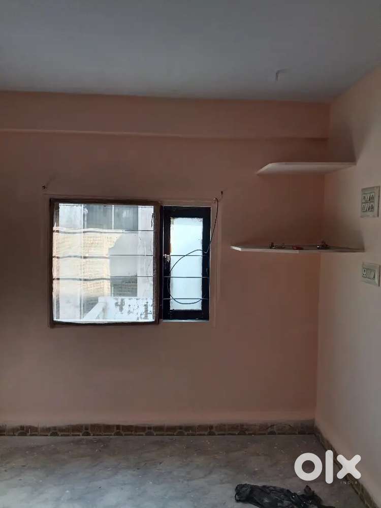 3rd floor full Pani 24 clack 1bhk majori varo