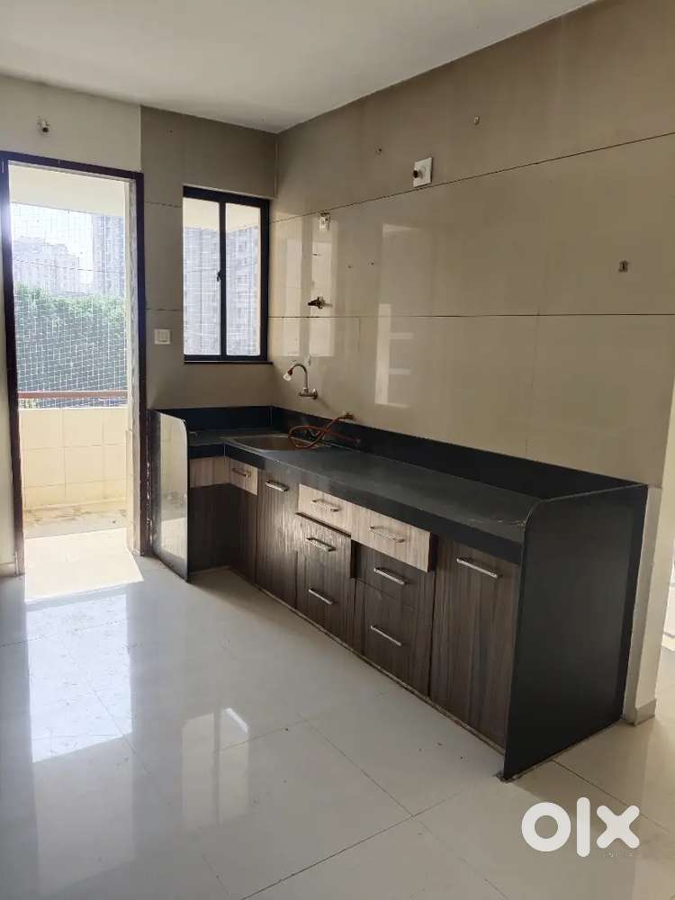 3Bhk SemiFurnished Flat Rent @Sadhuvasvani Road