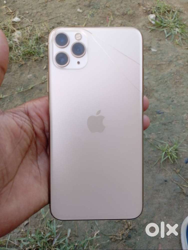 I phone 11 pro max 256.