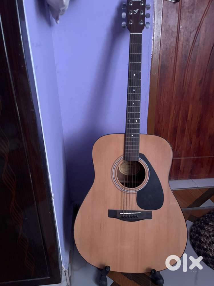 Yamaha guitar