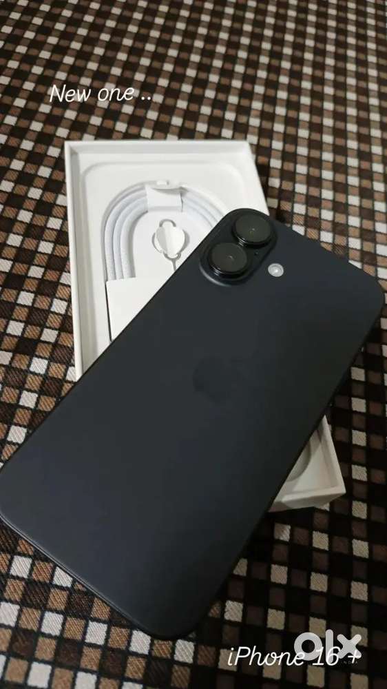 ब्रांड new condition iphone 16 only 3 months old