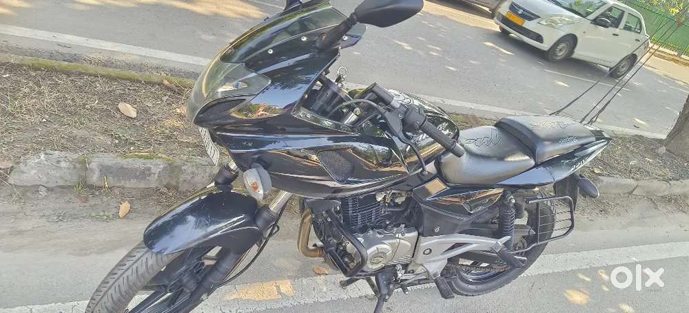 Pulsar 220 2016 done 23000 km. Only.