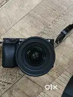 Alpha6000 sony kit lens + signa 1.4 16 mm