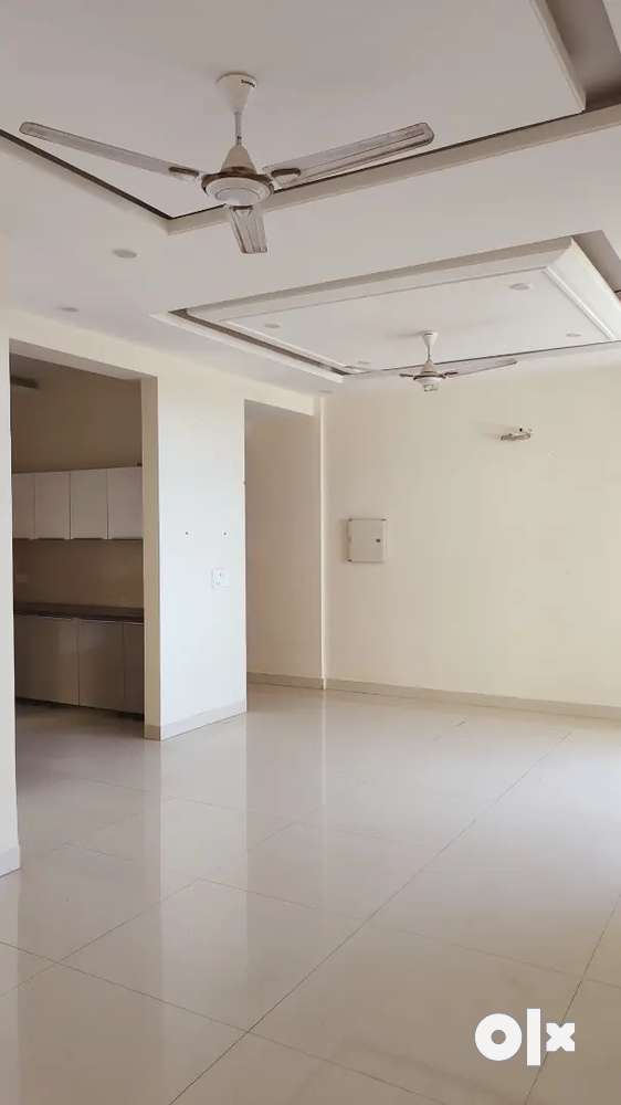 For Rent 3 BHK Semi Furnished flat with 4 Acs, Geysers, Ro, Chimney