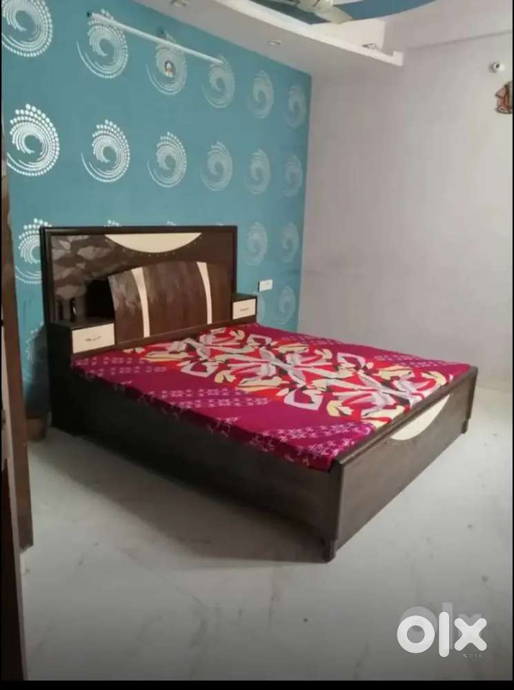 Builder floor available for Decent Bechlors working