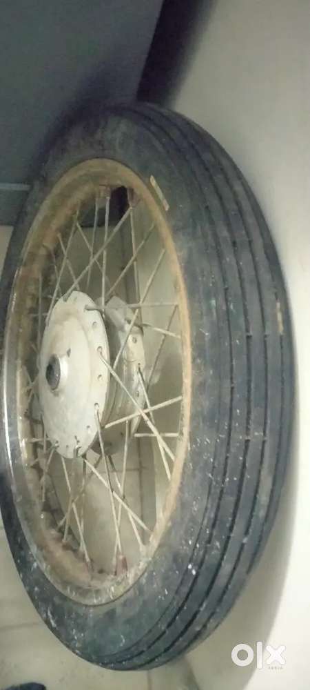Splendor front wheel with new tyre