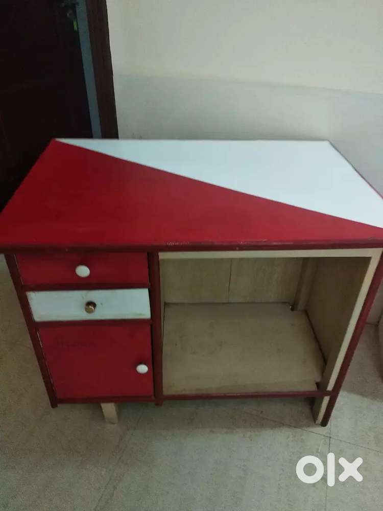 Table study/computer table