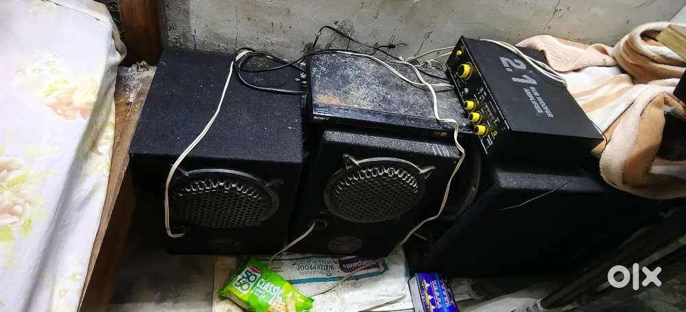 Sony dvd player, 2.1 amblifayar, 6 inch speaker 2,10 inch sub woofer 1