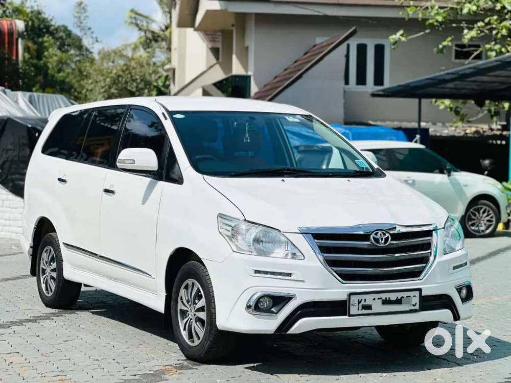 Toyota Innova 2015