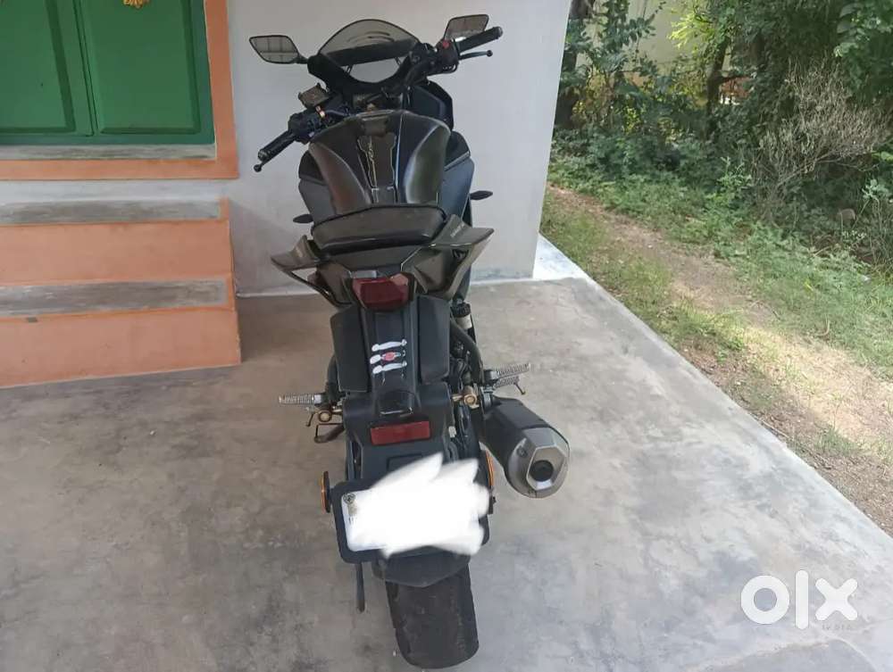 R15 V3 BLACK
