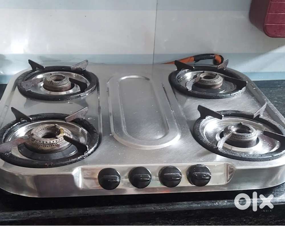 4 burner gas stove in good condition