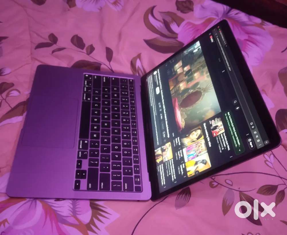 MacBook Air M1 2020 model